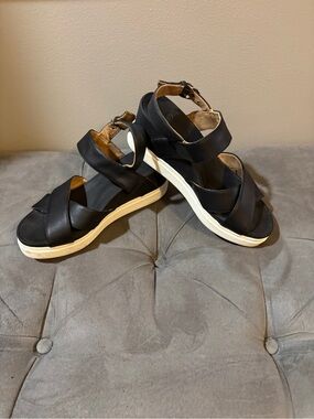 Dr. Scholl's Black Leather Platform Sandals with White Sole